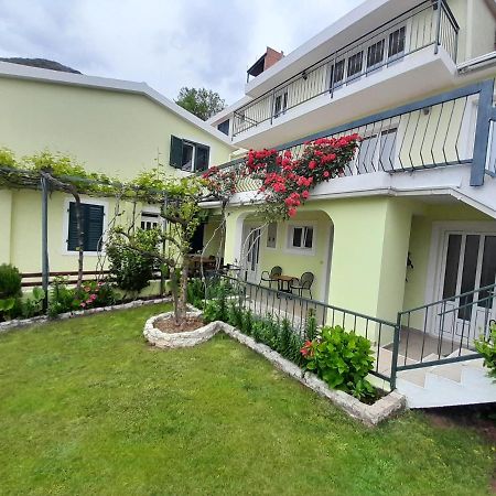 Apartments Simo Petrovac Ngoại thất bức ảnh