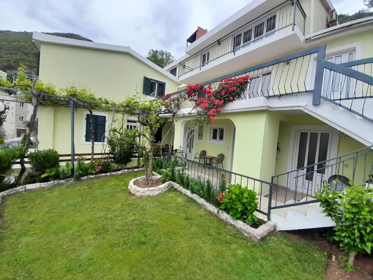 Apartments Simo Petrovac Ngoại thất bức ảnh