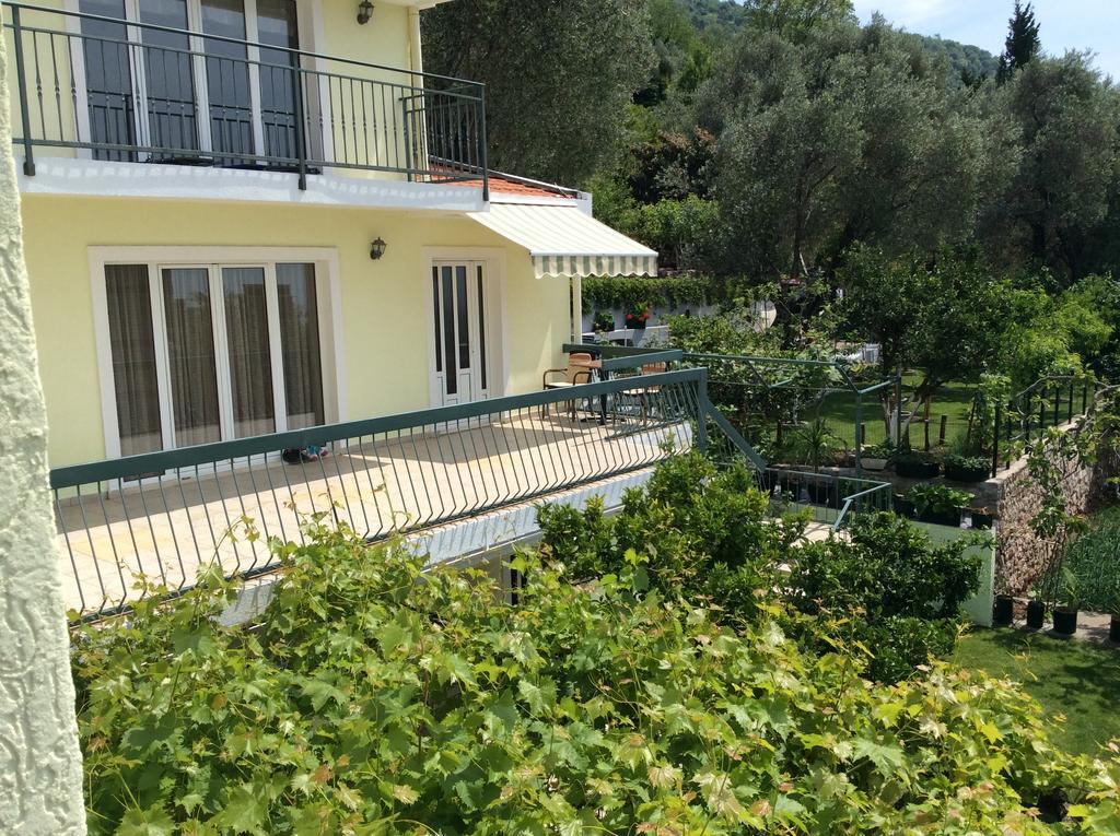 Apartments Simo Petrovac Ngoại thất bức ảnh