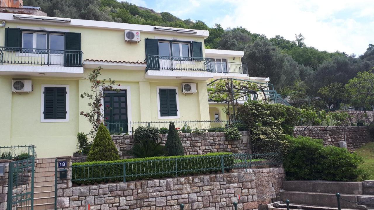 Apartments Simo Petrovac Ngoại thất bức ảnh
